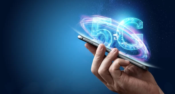 كيف تعيد تكنولوجيا 5G تشكيل مستقبل الاتصالات العالمية؟